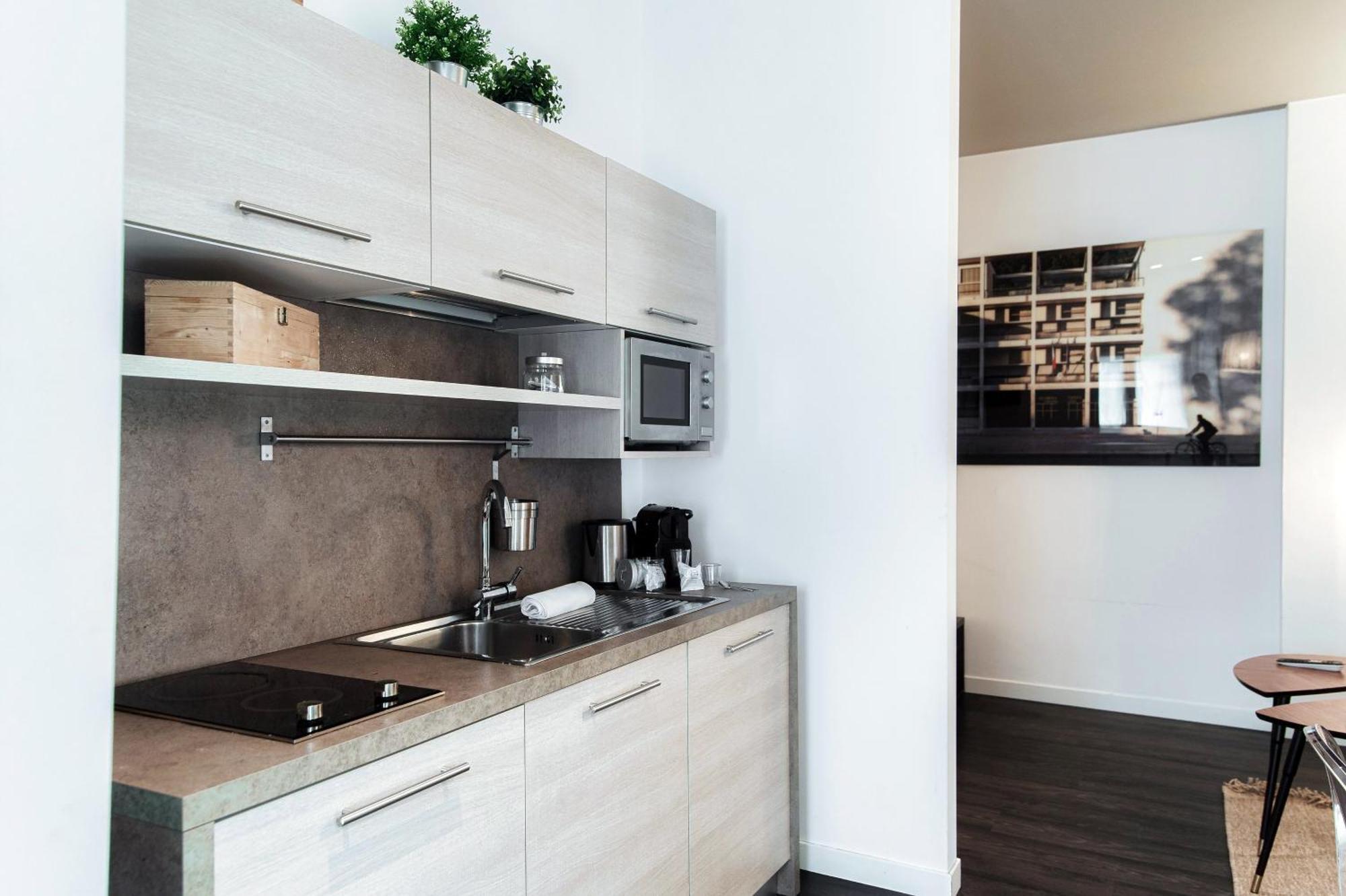 Rezzonico Suites - By Myhomeincomo Exteriör bild